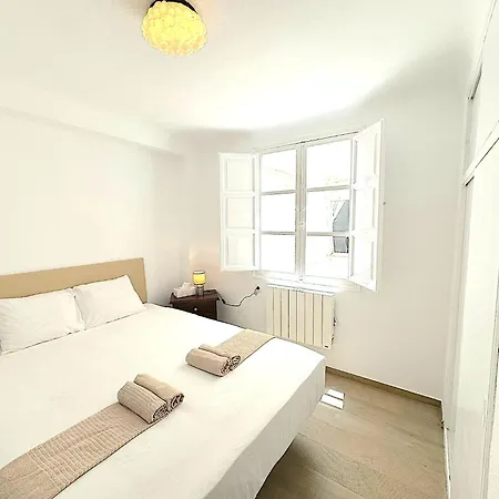 Sea View Apartment *
